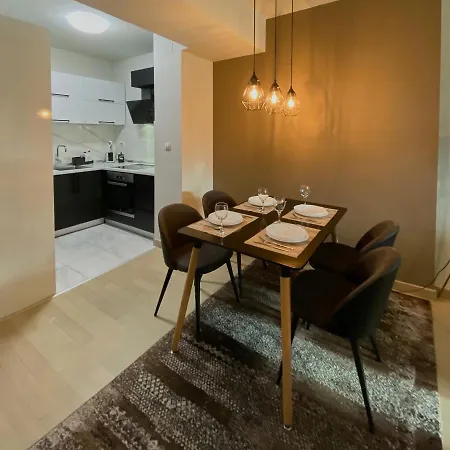 Stylish Apartment, Centre - Private Parking - Panoramic Views * Skopje