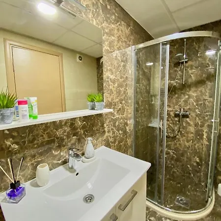 Stylish Apartment, Centre - Private Parking - Panoramic Views *