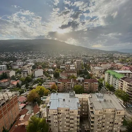 Stylish Apartment, Centre - Private Parking - Panoramic Views *