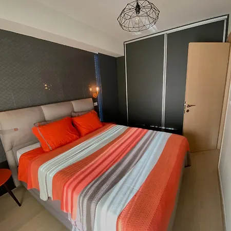 Stylish Apartment, Centre - Private Parking - Panoramic Views