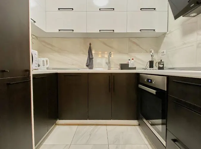 Stylish Apartment, Centre - Private Parking - Panoramic Views *