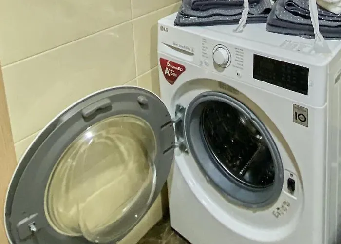 Stylish Apartment, Centre - Private Parking - Panoramic Views *