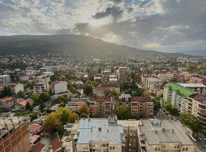 Stylish Apartment, Centre - Private Parking - Panoramic Views *