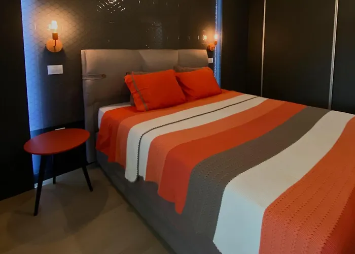 Stylish Apartment, Centre - Private Parking - Panoramic Views Apartment